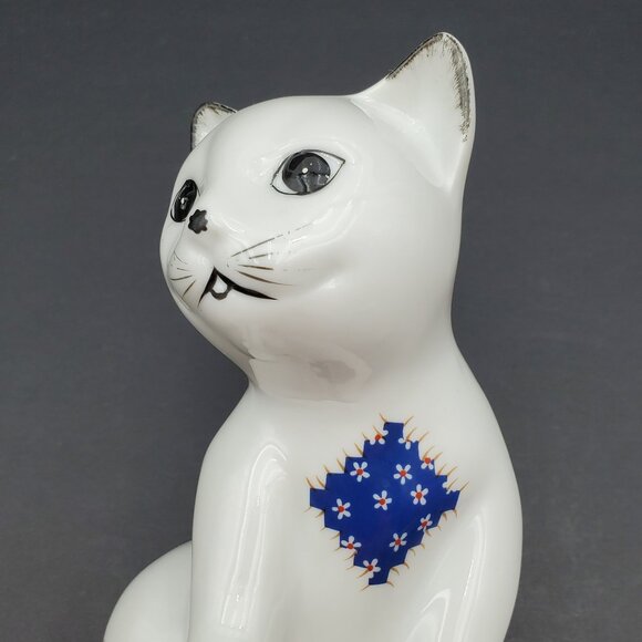 Patchwork Cat Ceramic Figurine White Cat Statue with Blue & Red Patches - Picture 8 of 8